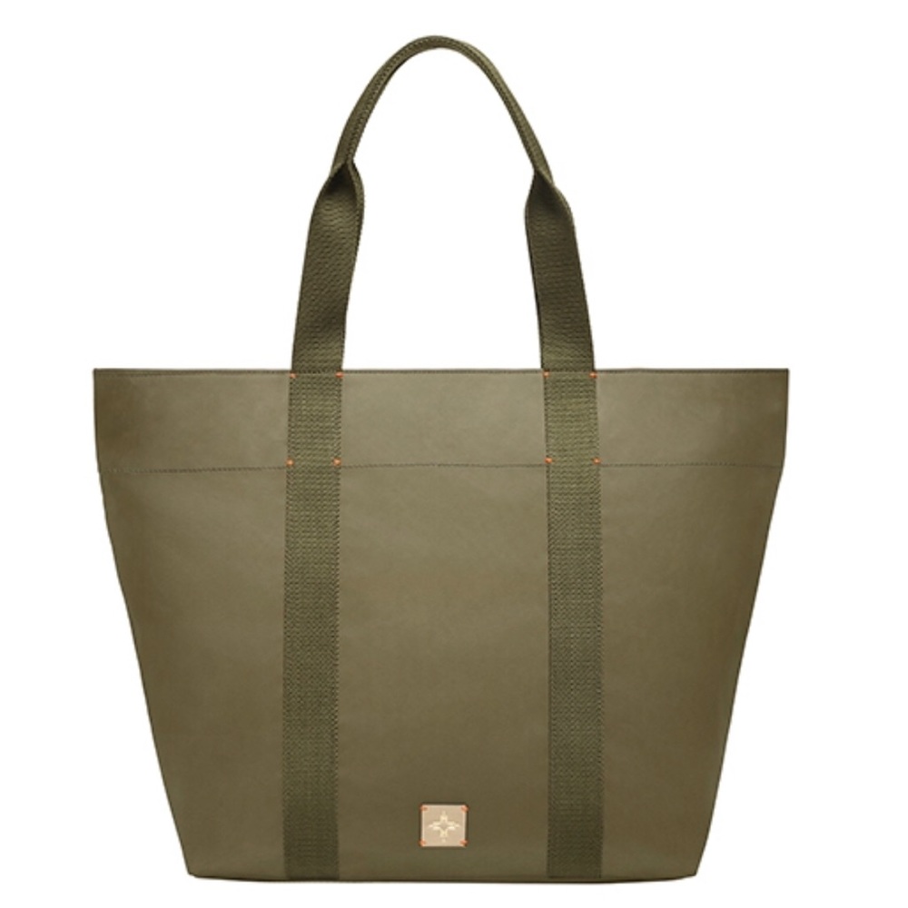 India Hicks Carried Away Totw